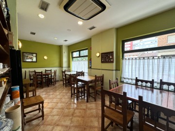 Local comercial en Los Corrales de Buelna