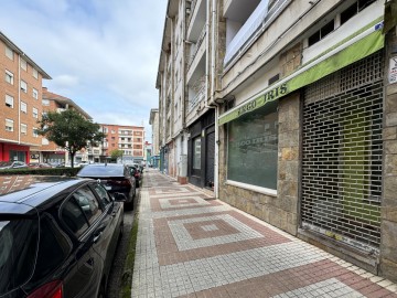 Local comercial en Los Corrales de Buelna