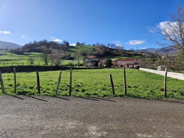 Terreno urbano/edificable en Molledo