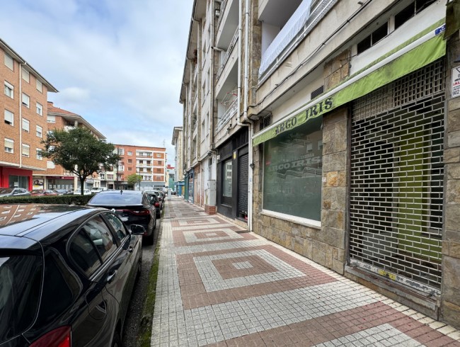 Local comercial en venta en Los Corrales de Buelna con 62 m2 por 67.000 €