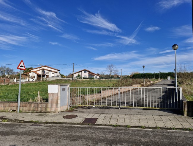 Terreno urbano en venta en Suances con 1440 m2 por 495.000 €