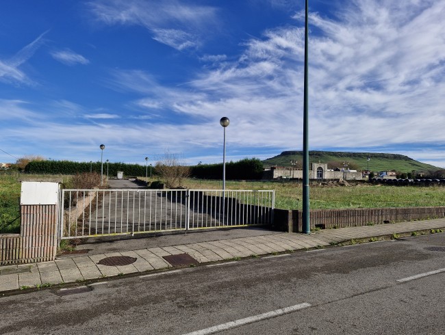 Parcela en venta en Suances con 240 m2 por 108.900 €